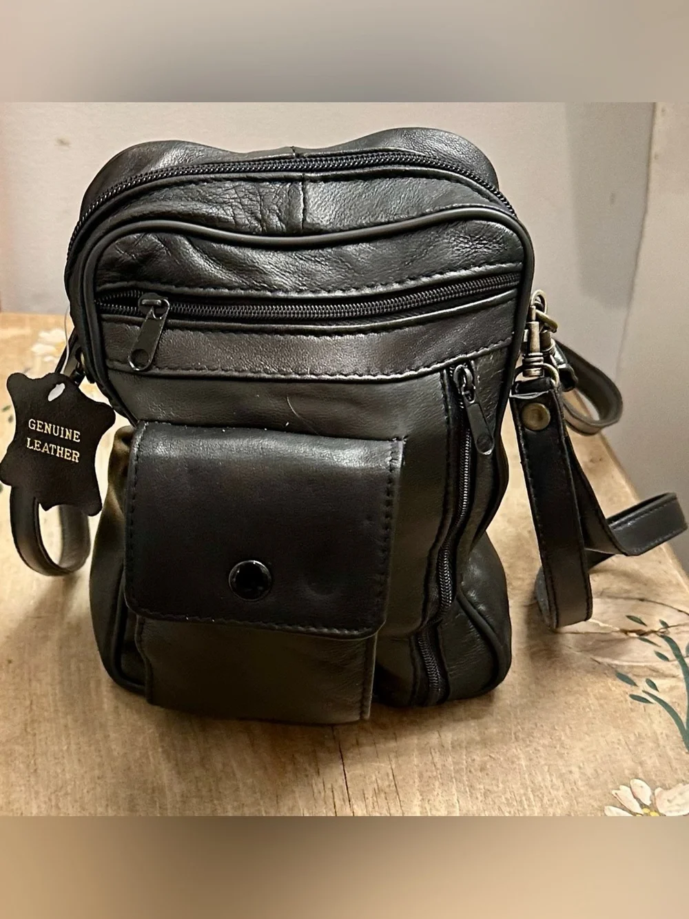 Compact Black Leather Men’s Crossbody Bag